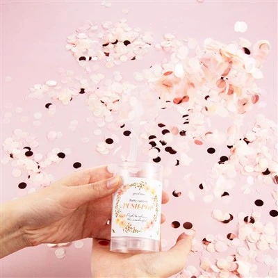 ادفع Confetti Popper Cannon للاحتفال بحفل عيد ميلاد الزفاف
